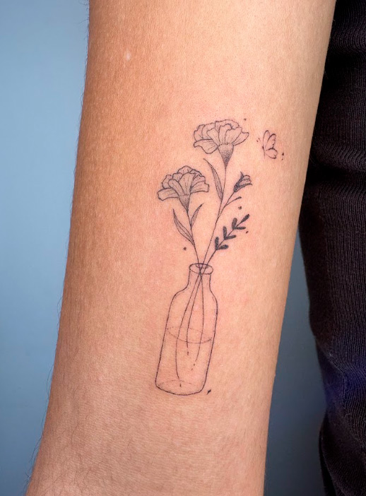 tattoo-fine-line-flores-mariposa-madrid