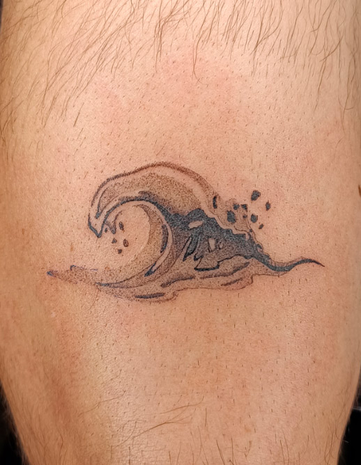 tatuaje-puntillismo-ola-de-mar-madrid