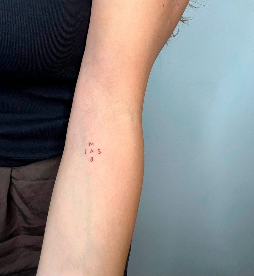 tatuaje-fine-line.minimalista-tattoos-madrid