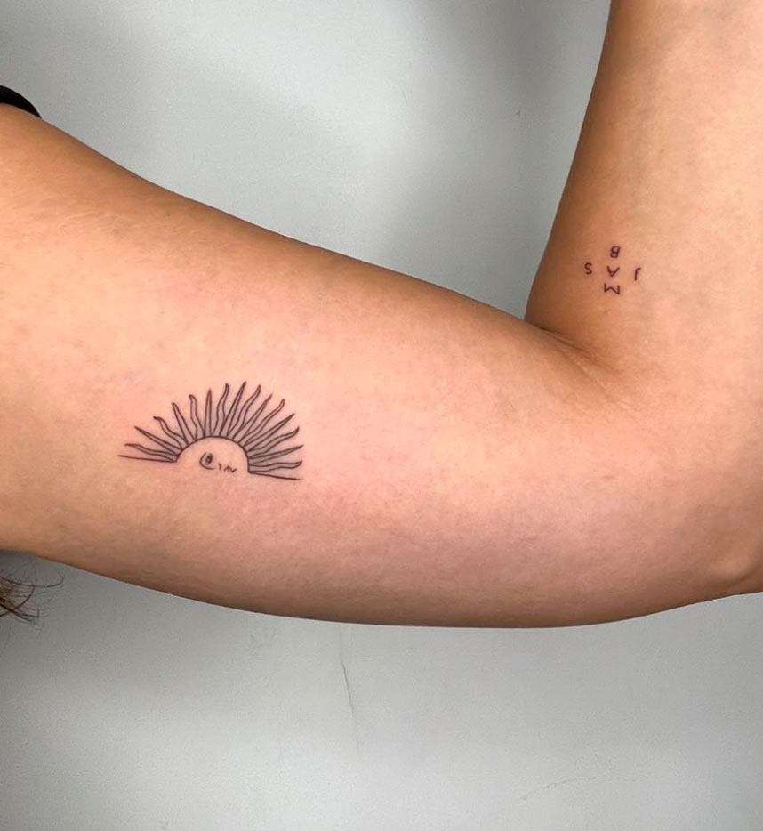 tatuaje-sol-mitad-tattoos-madrid